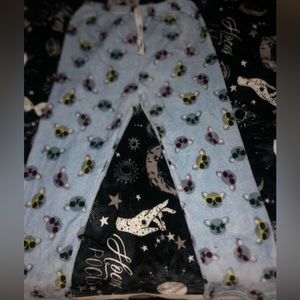 Graphic koala fuzzy pants size L